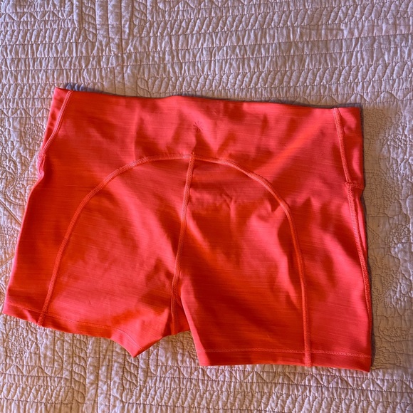 Athleta Ultimate Shorts Size L - Picture 2 of 5